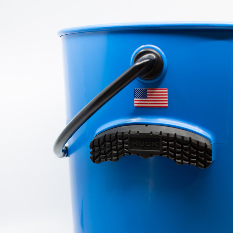 Load image into Gallery viewer, HUCK Performance Bucket - Black n Blue - Blue w/Black Handle [19243]
